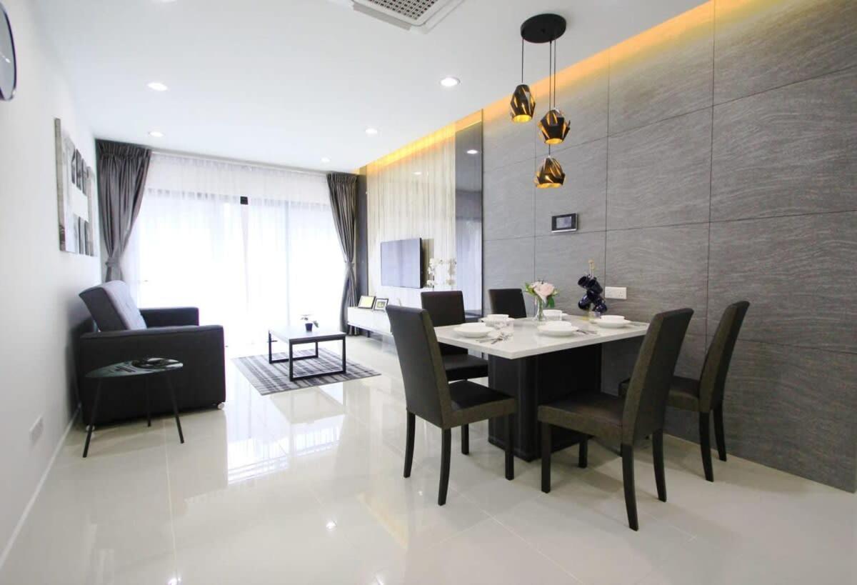 A Stylish High-Floor 2Br Suasana Suites Views 新山 外观 照片
